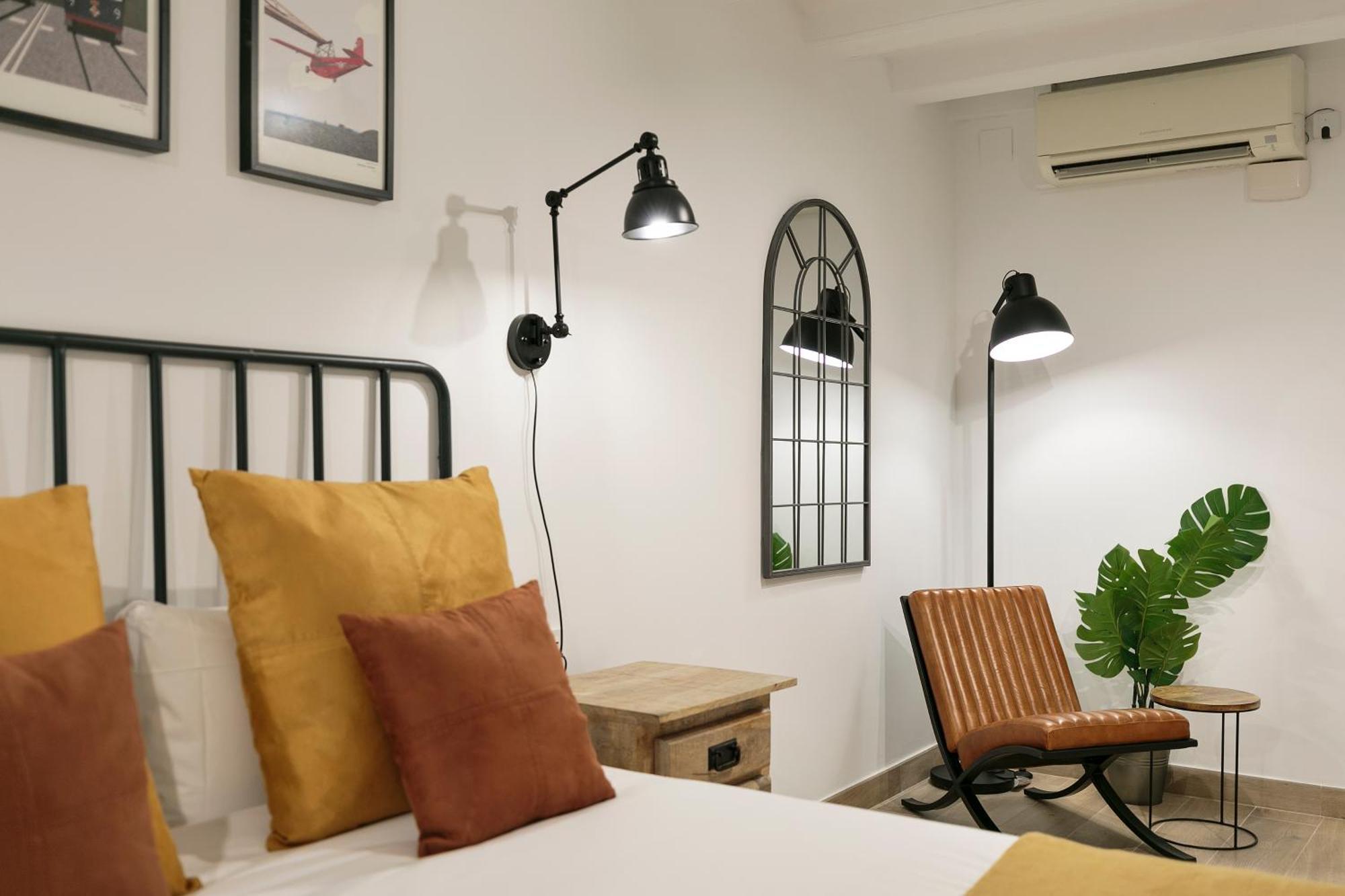 Keyfamily Loft Las Ramblas Barcelona Exterior photo